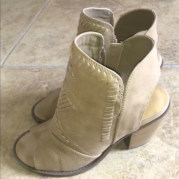 David Aaron open toe booties - Picture 2 of 7